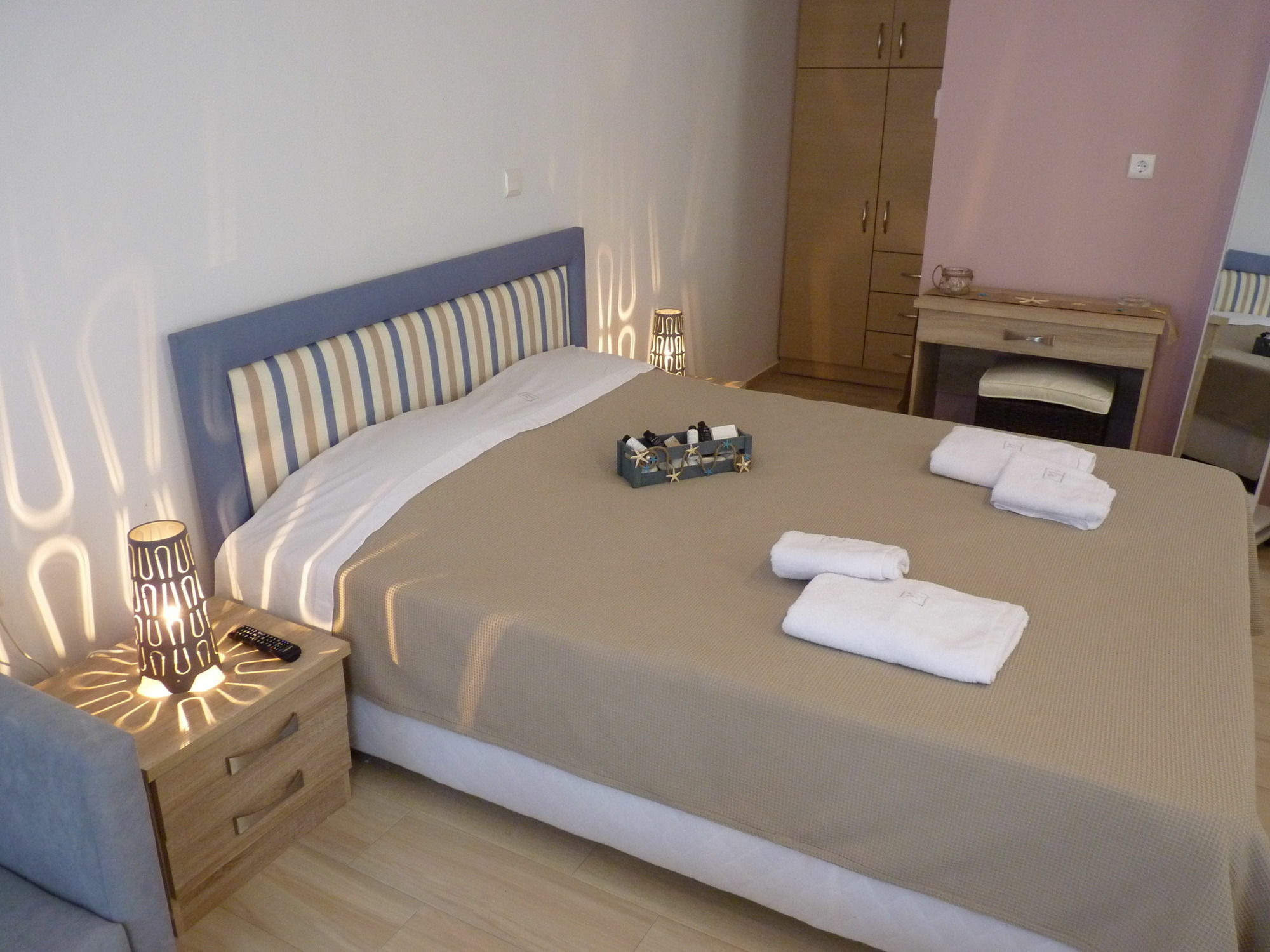 Ilianthos Apartments & Studios Mikrósz Jalósz Kültér fotó